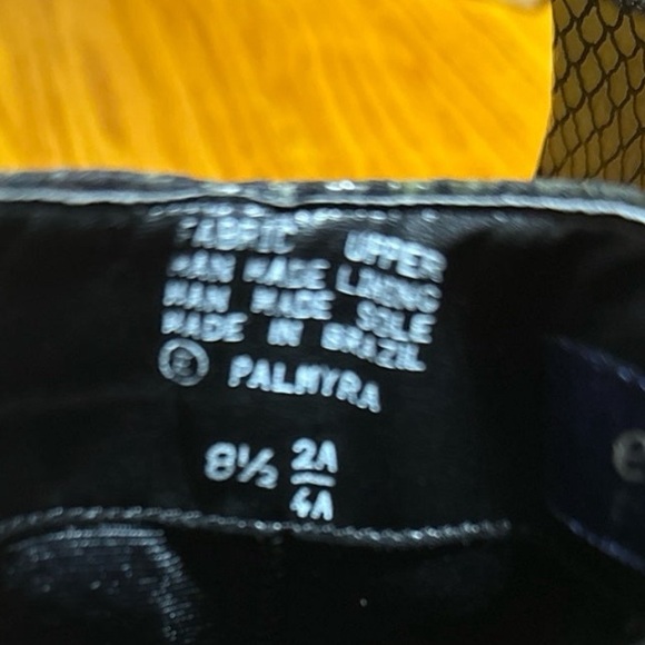 Easy Spirit Black Snakeskin Heeled Boots - Picture 6 of 7